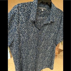 John Varvatos men’s short sleeve casual shirt. Navy print, XL